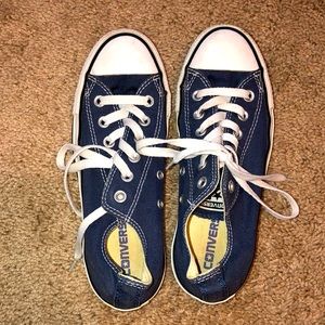 Converse Navy size 7